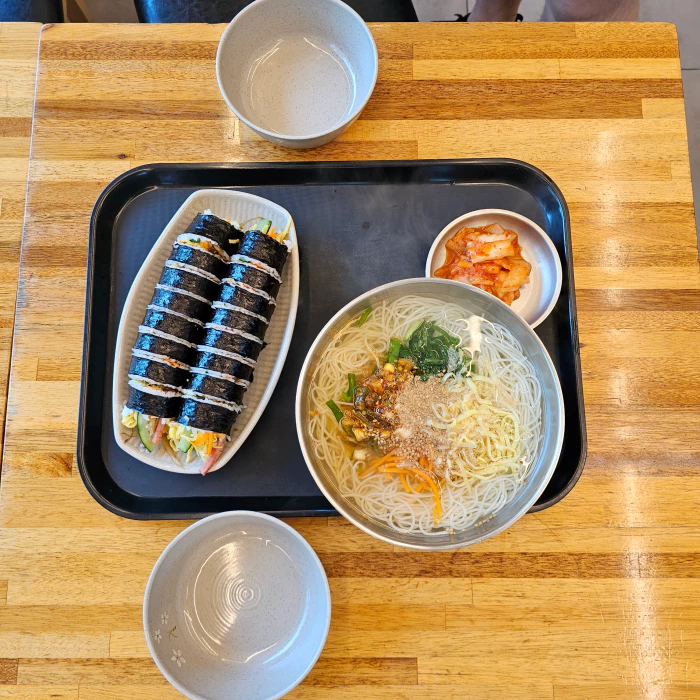 교리김밥과 교리국수