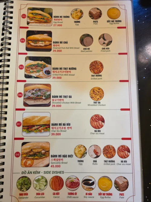 베트남 바인미 전문점의 스프링 노트 메뉴판, 6가지 바인미와 사이드 메뉴 표시