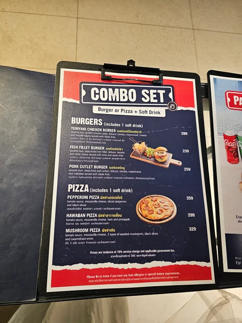 태국 레스토랑의 버거 피자 콤보 세트 클립보드 메뉴판
