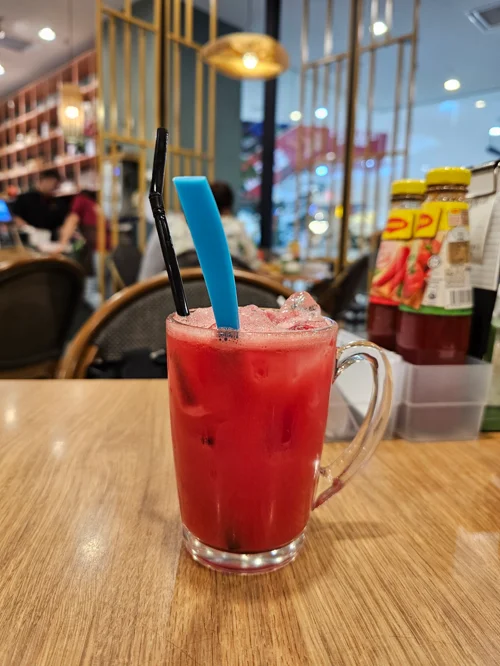 NEW WK DINING 빨간 과일 주스